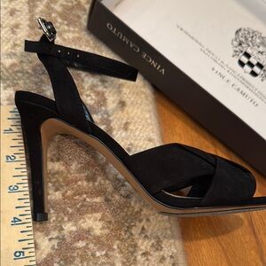 Vince Camuto 4” Black Nubuck Ankle-strap Heels Elegant Design. 6-1/2 M.